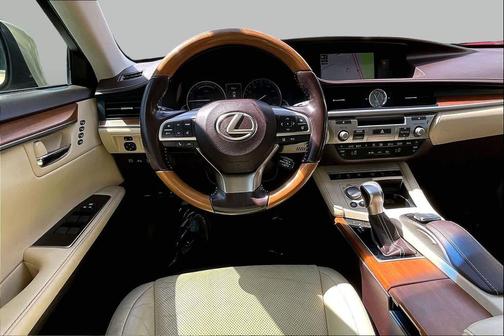 Satin Cashmere Metallic 2017 Lexus ES 300h Base