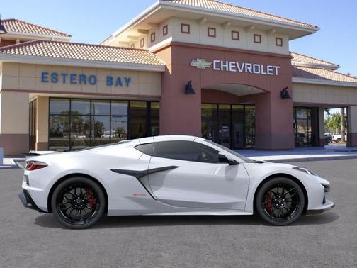 Arctic White 2026 Chevrolet Corvette Z06