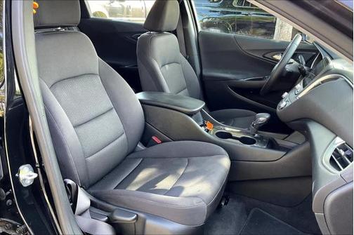 2022 Chevrolet Malibu FWD RS