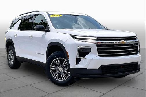 Summit White 2024 Chevrolet Traverse LT