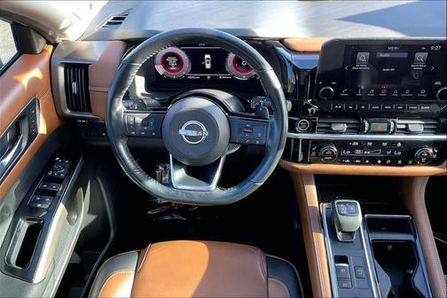 2023 Nissan Pathfinder Platinum 4WD