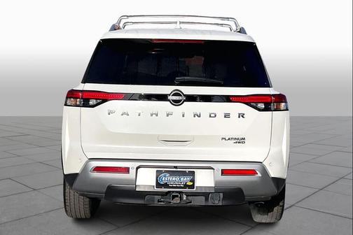 2023 Nissan Pathfinder Platinum 4WD