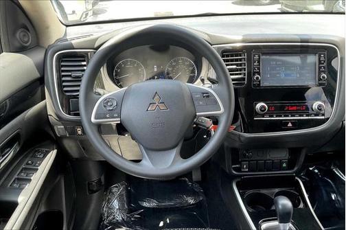 2020 Mitsubishi Outlander ES