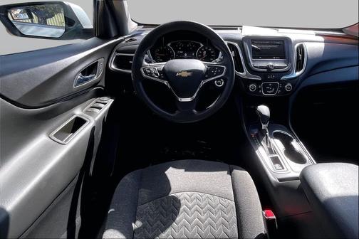 Silver Ice Metallic 2022 Chevrolet Equinox 1LT