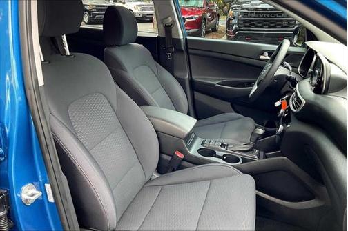 2021 Hyundai TUCSON SE