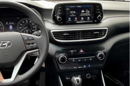 2021 Hyundai TUCSON SE