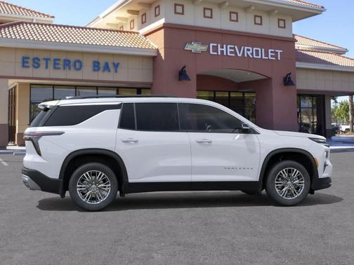 Summit White 2026 Chevrolet Traverse LT