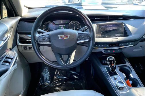 2022 Cadillac XT4 Luxury