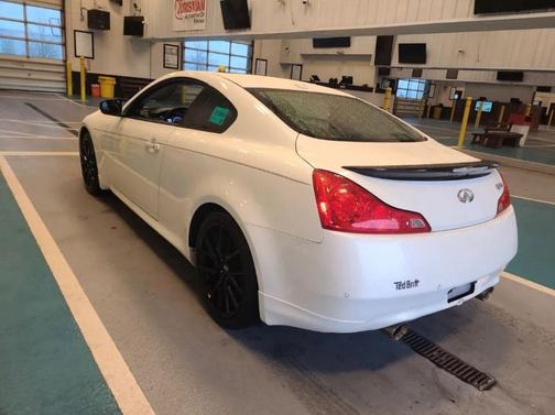 Majestic White 2015 INFINITI Q60 S Limited