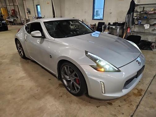 Brilliant Silver Metallic 2014 Nissan 370Z Base