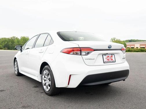 Ice Cap 2024 Toyota Corolla Hybrid SE