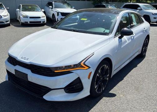 Glacial White Pearl 2022 Kia K5 GT-Line