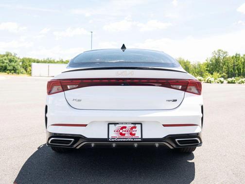 Glacial White Pearl 2022 Kia K5 GT-Line