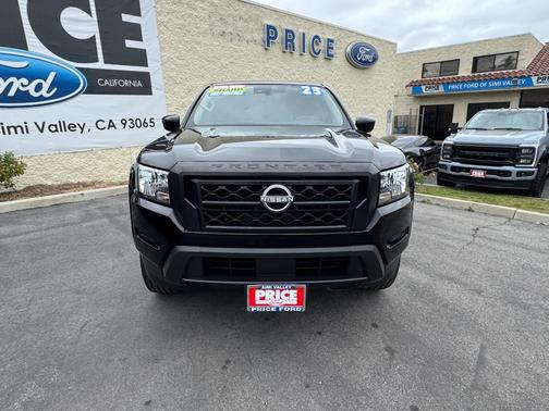2023 Nissan Frontier S