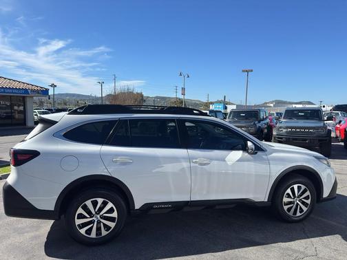 2022 Subaru Outback Premium