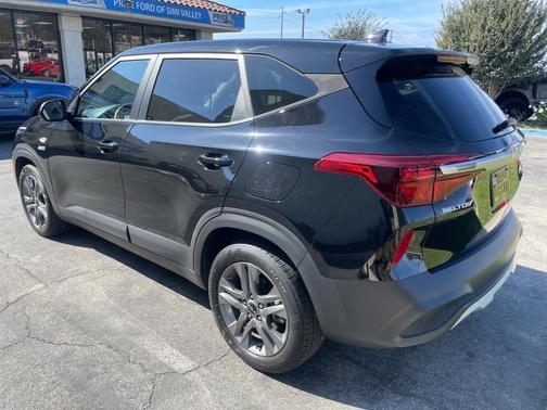 2023 Kia Seltos LX