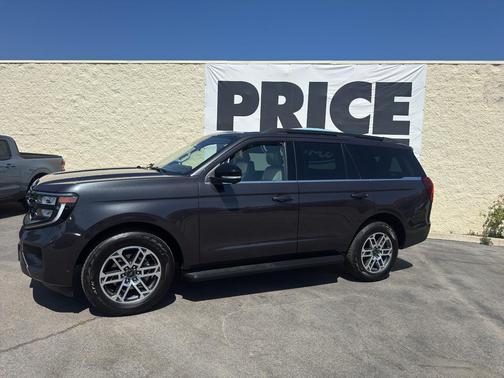 Dark Matter Gray Metallic 2025 Ford Expedition Active