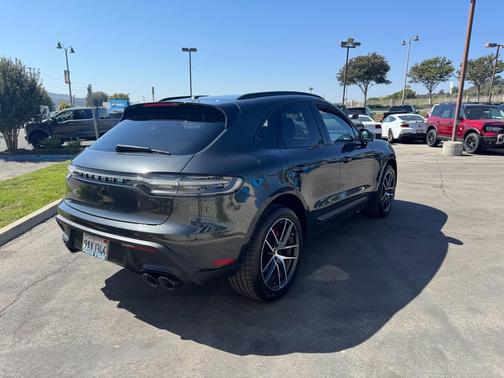 2022 Porsche Macan S