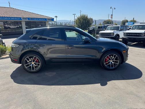 2022 Porsche Macan S