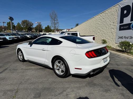 2022 Ford Mustang EcoBoost