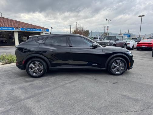 2022 Ford Mustang Mach-E Select