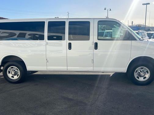 2022 Chevrolet Express 3500 LT
