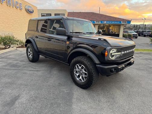 Shadow Black 2025 Ford Bronco Badlands
