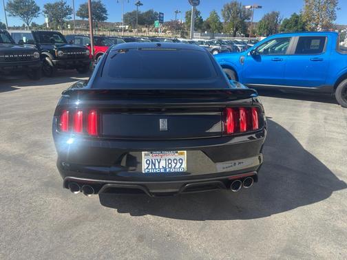 2018 Ford Shelby GT350 Base