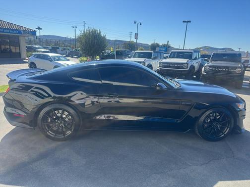 2018 Ford Shelby GT350 Base