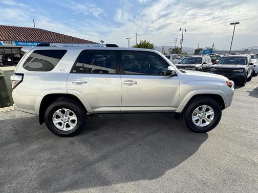 2023 Toyota 4Runner SR5