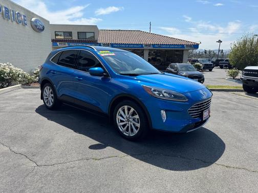 2021 Ford Escape Titanium Hybrid