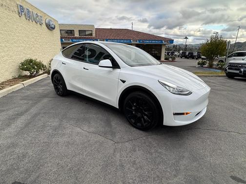 2023 Tesla Model Y Long Range