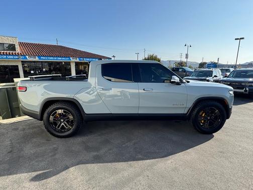 2022 Rivian R1T Adventure Package