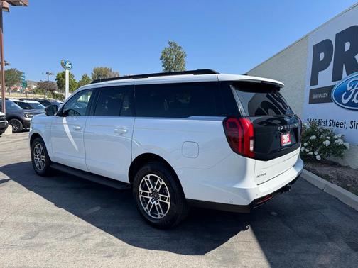 Oxford White 2025 Ford Expedition Max Active