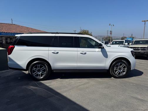 Oxford White 2025 Ford Expedition Max Active