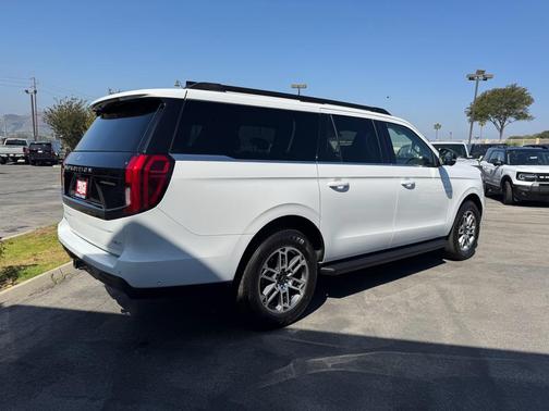Oxford White 2025 Ford Expedition Max Active