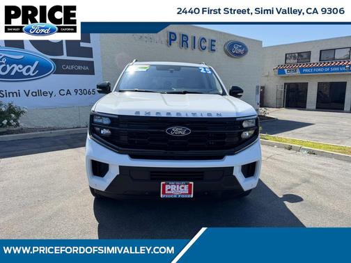 Oxford White 2025 Ford Expedition Max Active