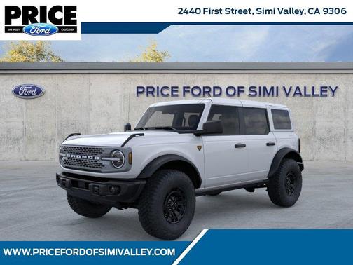 Oxford White 2026 Ford Bronco Badlands