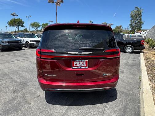 2021 Chrysler Pacifica Hybrid Touring L