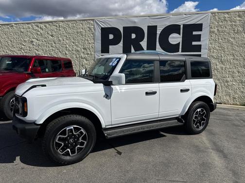 Oxford White 2026 Ford Bronco Outer Banks