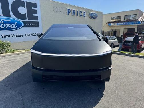 2025 Tesla Cybertruck Base