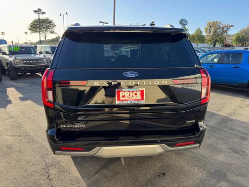 Agate Black Metallic 2025 Ford Expedition Max Platinum