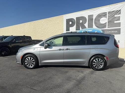 2021 Chrysler Pacifica Hybrid Touring L