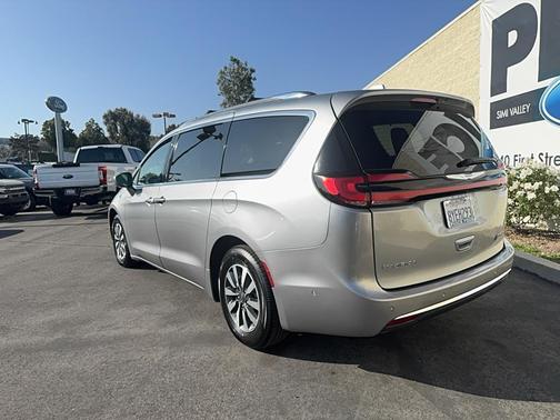 2021 Chrysler Pacifica Hybrid Touring L