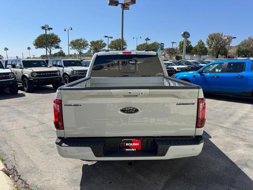 Avalanche 2026 Ford F-150 XLT
