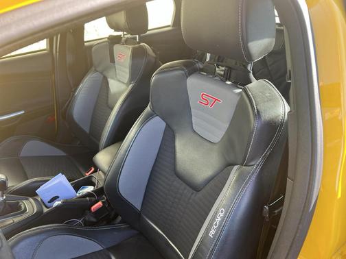 2018 Ford Focus ST Base