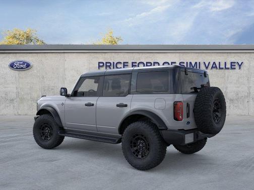 Avalanche Gray 2026 Ford Bronco Outer Banks