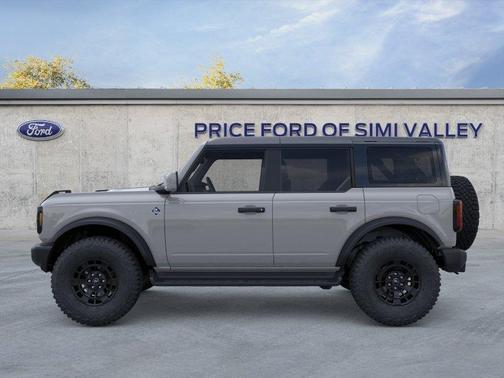 Avalanche Gray 2026 Ford Bronco Outer Banks