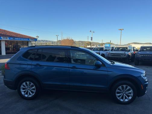 Platinum Gray Metallic 2017 Volkswagen Golf Alltrack TSI SE