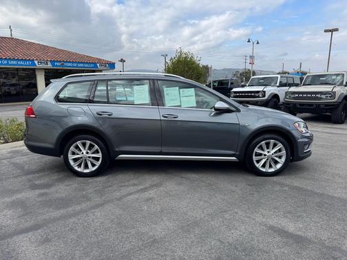 2017 Volkswagen Golf Alltrack TSI SE